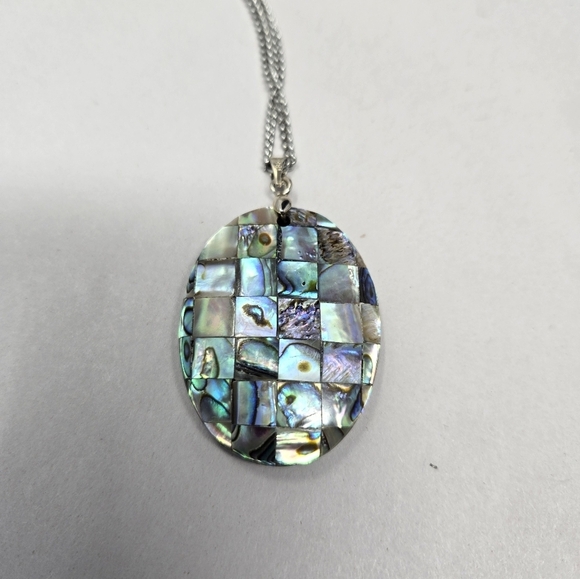 Real Natural Abalone Shell Oval Pendant Rainbow Iridescent  Abalone Shell Patchwork  Pendant 18kcp With Silver Tone Chain Oval Colorful